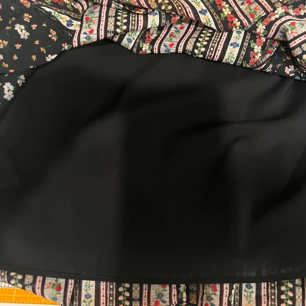 Alice & Olivia Delilah Tiered Floral Print Dress Size 6 - Picture 10 of 14
